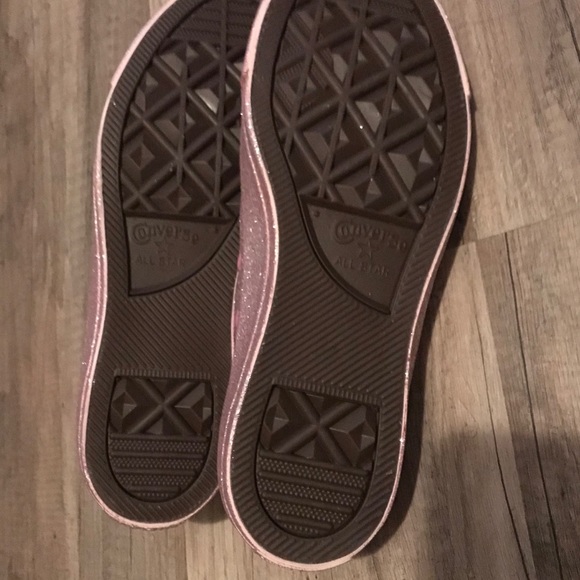 SOLD🔥🔥🔥🔥🔥Pink Glitter Converse - Picture 8 of 8